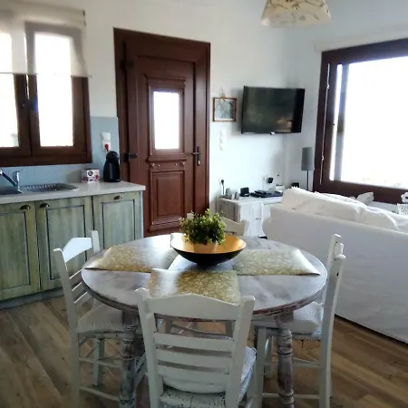 Naxos Beach Front House Moutsoúna
