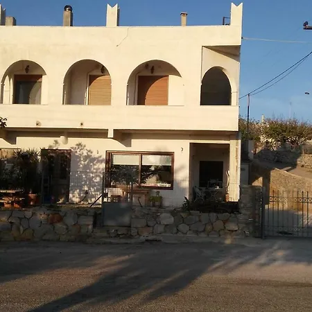 Naxos Beach Front House בית נופש